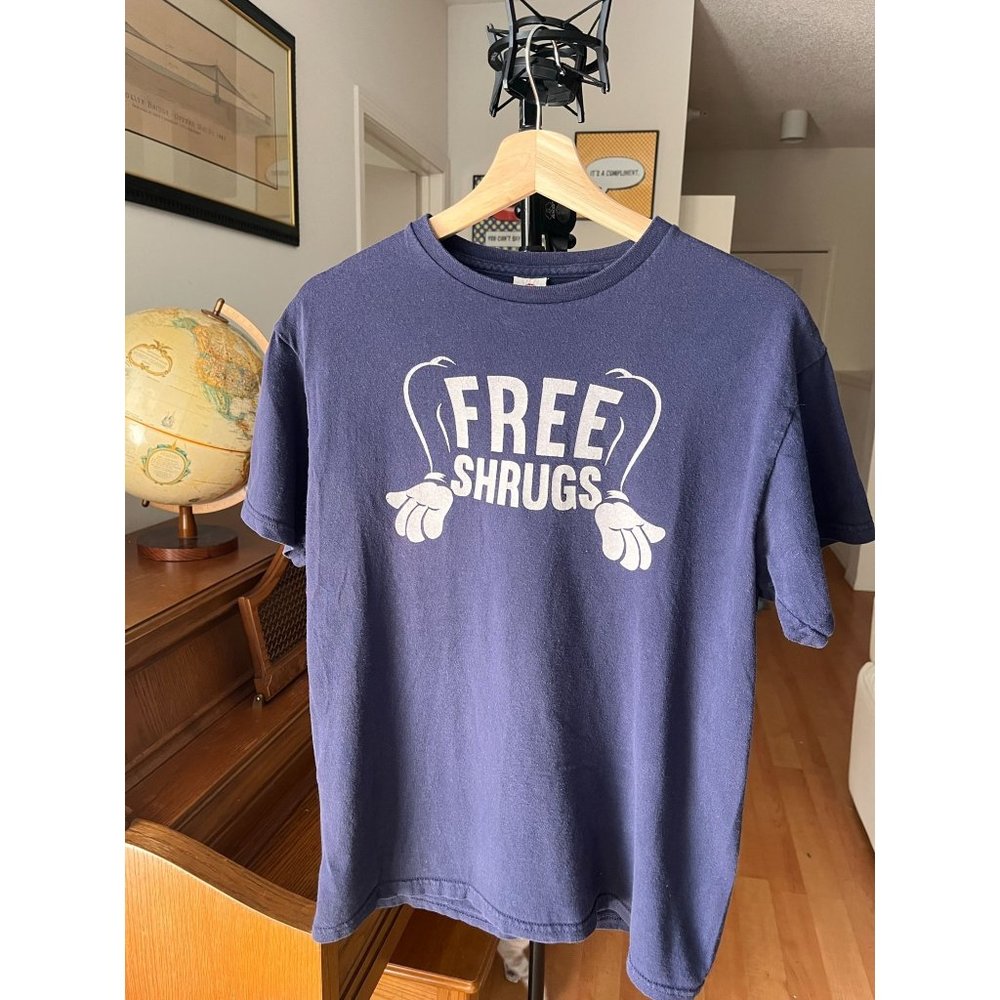 VINTAGE DELTA PRO WEIGHT FREE SHRUGS MICKEY MOUSE NAVY T SHIRT SIZE MEDIUM HYPE